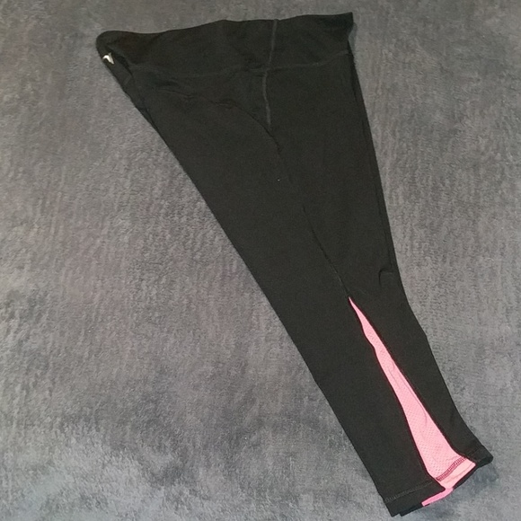 Old Navy Large Tall Capri workout pink - Picture 4 of 6